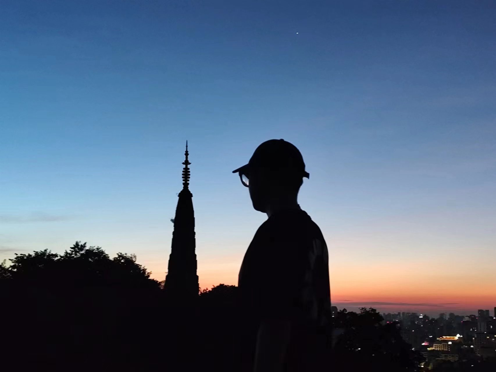 宝石山