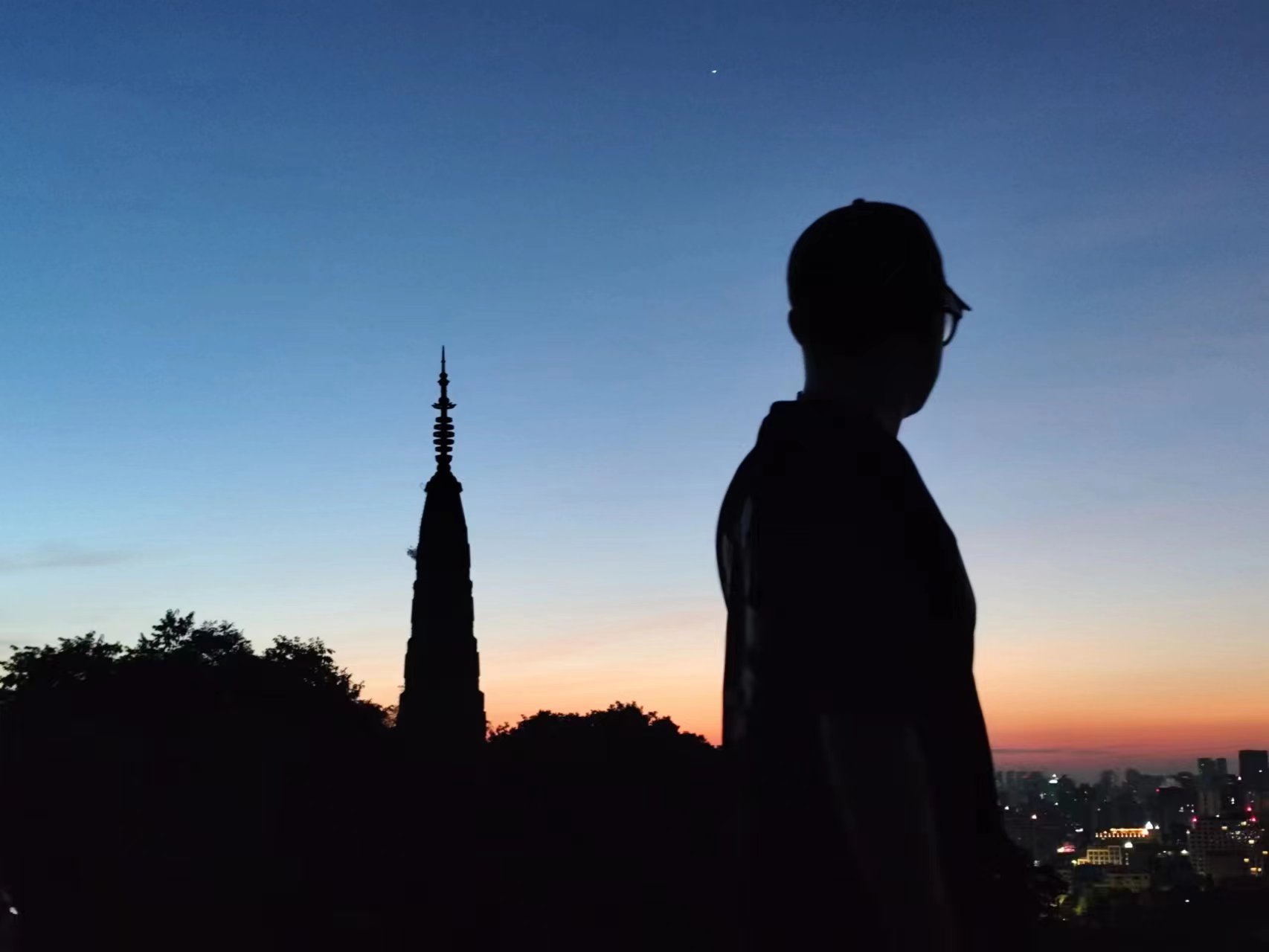宝石山